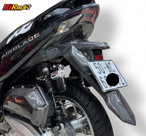 DÈ BIỂN SỐ + CÓC CHỤP AIR BLADE 125/160 - 4VAL ỐP CARBON FIBER